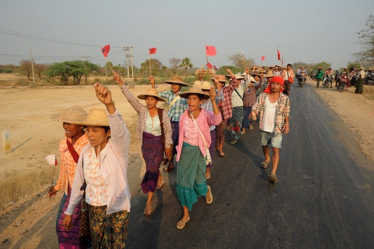 Lemon26885187's tweet photo. @Phu_twt_mm To support #PeaceInMyanmar,#China must immediately end complicity in the junta's campaign of terror. To do this:
❌Stop arming the MyanmarMilitaryTerrorists
❌No business w/the Myanmar military&its conglomerates!
#TortueToDeathByJunta @China2ASEAN @zlj517 https://t.co/ETANTF0Nnz