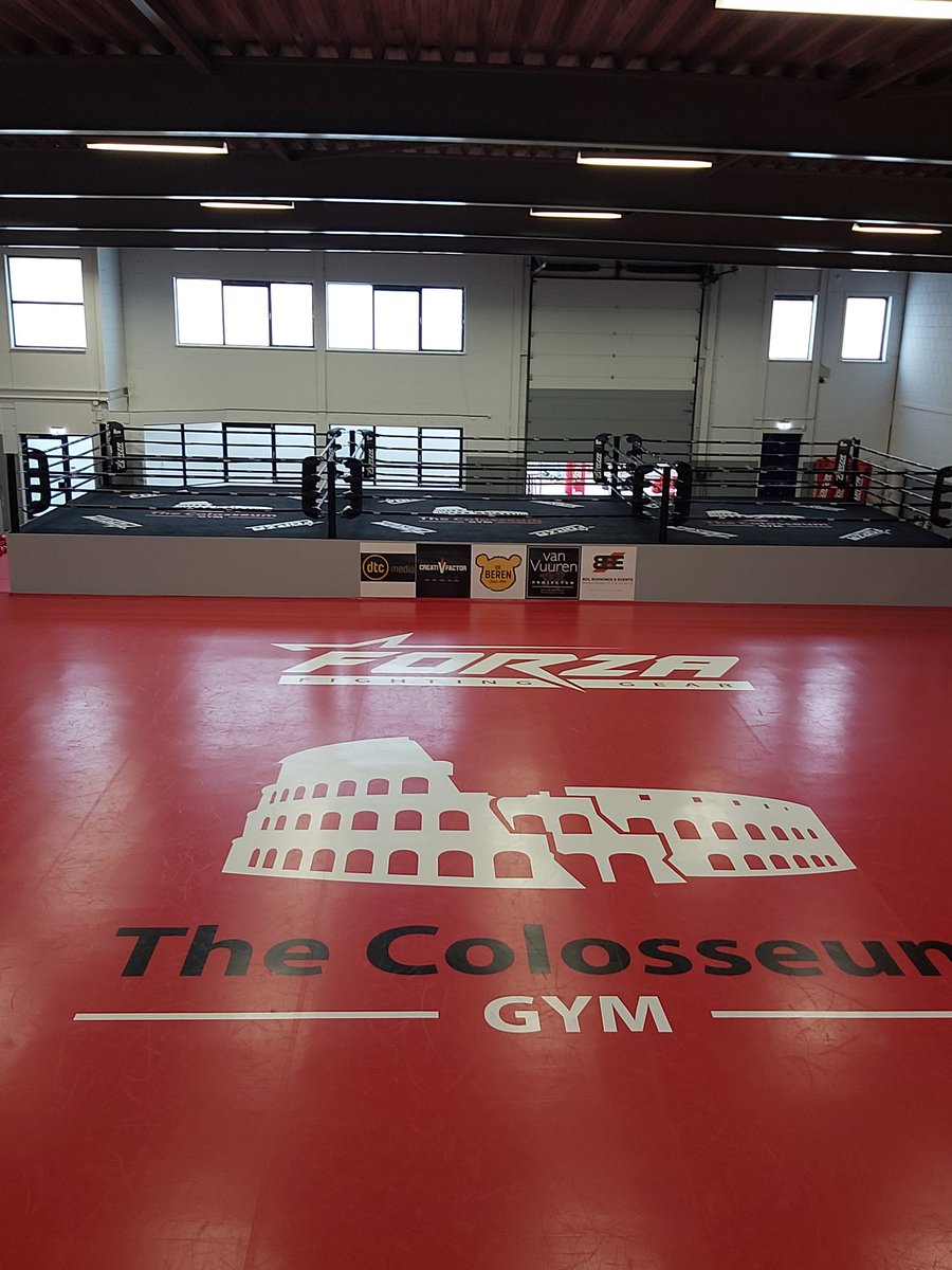 hardlopen67's tweet photo. Vandaag 6 uur lang alles gegeven. Kan nu kickbokskes en bokszaktraining geven.
Mooi kado voor mijn verjaardag 👊🥊💪🥂🥳geslaagd als instructeur https://t.co/bBUtfIMqdr