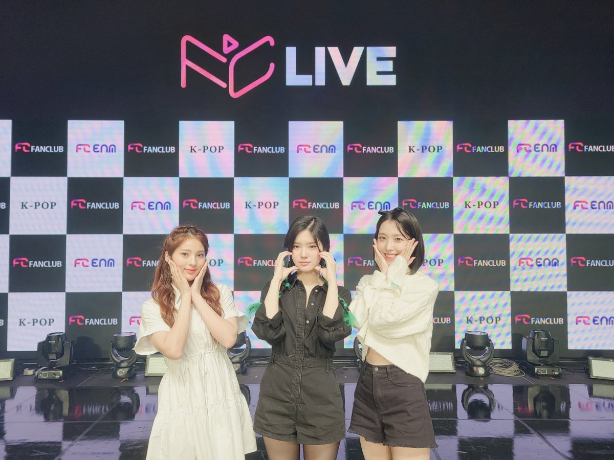 FCLIVE_official's tweet photo. #FANATICS ONLINE FANMEETING
【💓】
📷🌟무대 사진이 도착했습니다 🎶
팬미팅을 시청 해주셔서 감사합니다 👏
📷🌟ステージ写真が到着しました 🎶ファンミーティングをご視聴くださりありがとうございました 👏
#DOI #RAYEON #CHIAYI 
#파나틱스 #도이 #나연 #지아이 https://t.co/Q0rThOfOaf