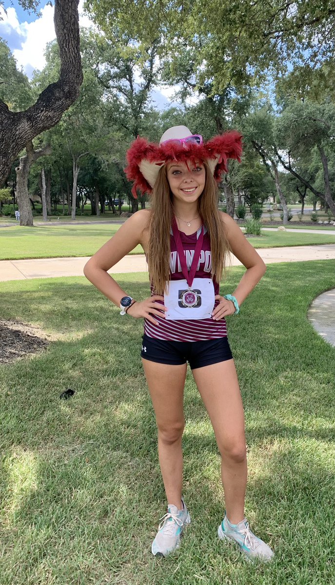 wendi_reagan's tweet photo. It wouldn’t be her birthday without a @Davenport_XC Meet…if you see her on the course today make sure to wish her a Sweet 16 #birthdaygirl #wolvesxc #sweet16 #thereagansarerunners #gobegreat @DavenportWolves @DavenportTrack https://t.co/vPZuR851O5