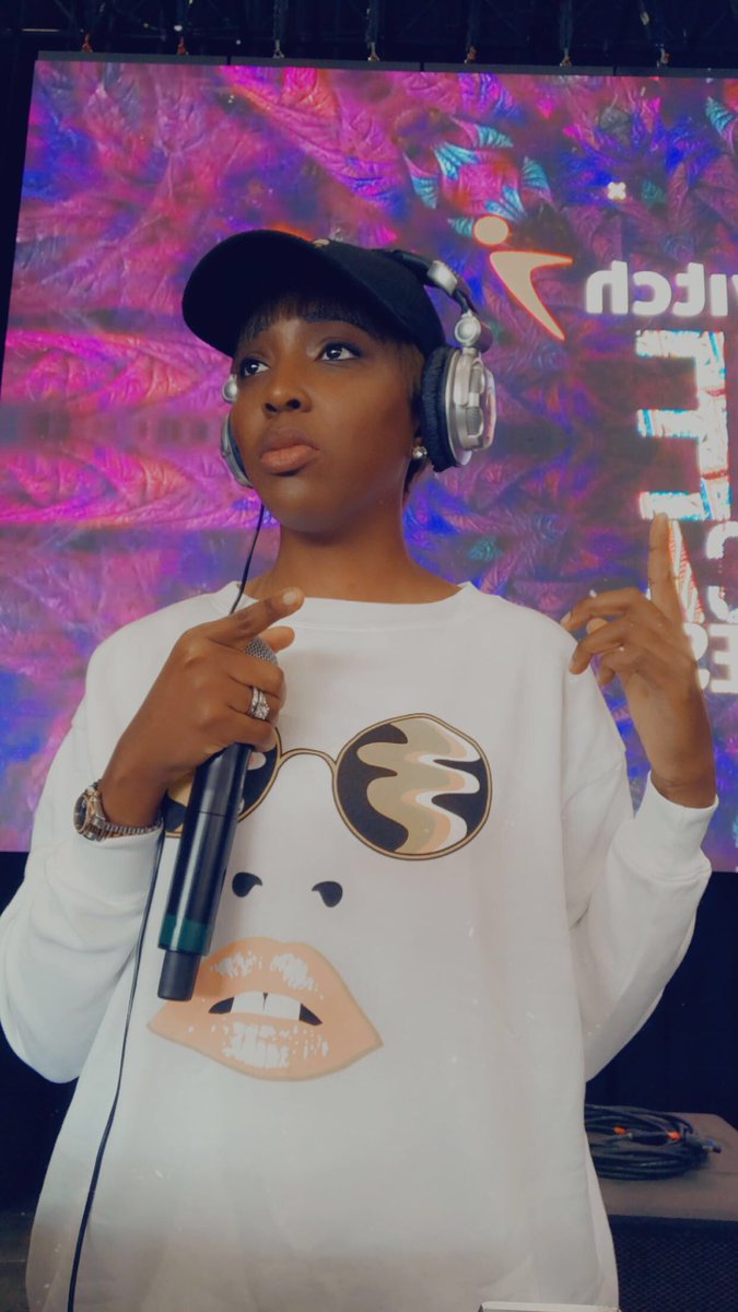 DJSOUPAMODEL's tweet image. New york city shutdown tin with @TiwaSavage 🙌🏽 #soundcheck