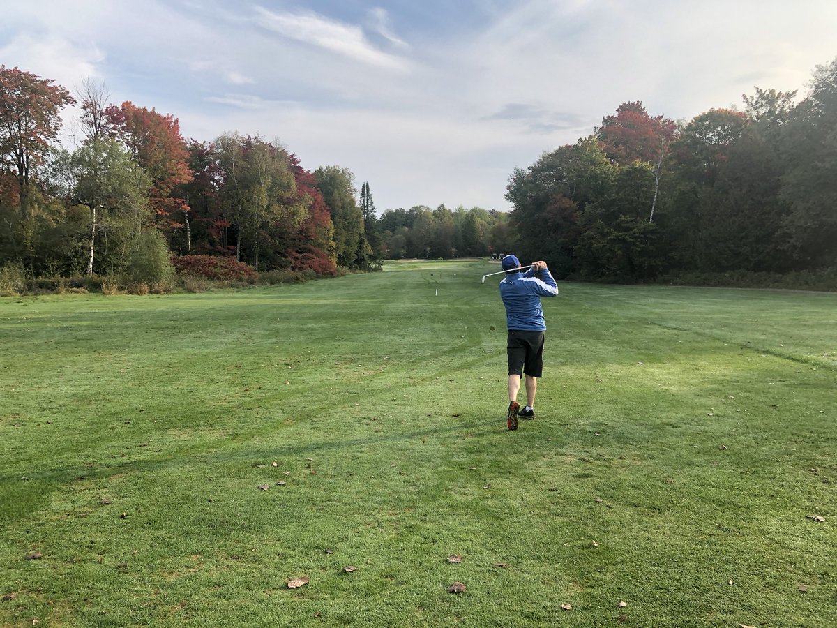 Dohboy6969's tweet photo. Happy Saturday! 🍻⛳️🏌🏻♂️ Last round o the year? 🤷🏻 https://t.co/Png0QtRSwG