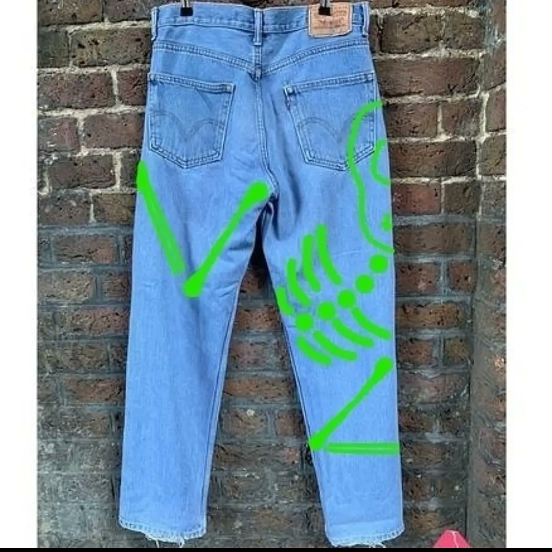 koostyleuk's tweet photo. CHALLENGE ACCEPTED 💚☠
Our winner Hannah South Sea to our @LEVIS design challenge!

We will recreate this awesome Levi's Custom jeans 1 of 1 piece.
Using only in house equipment and team skills just in time for #HALLOWEEN 🎃
Process of recreation coming soooon 🎬📽📸

#DIY #levi https://t.co/JluuKCufjC