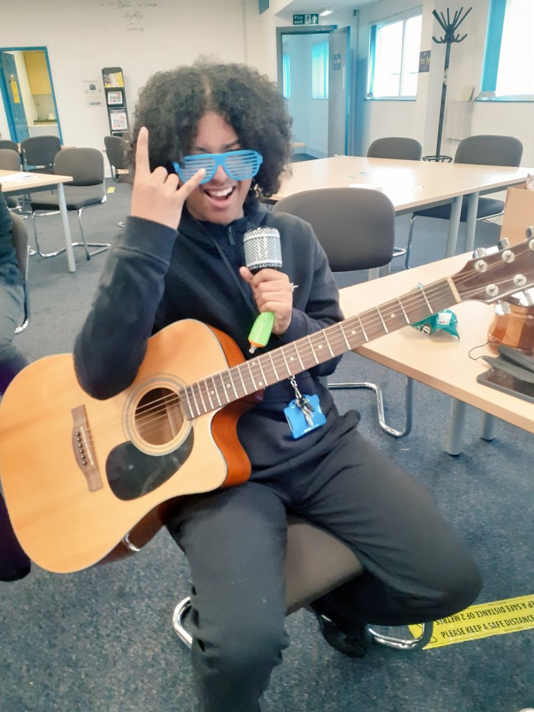 RMCH_Ward86's tweet photo. Young people getting together to do Manchester's own mini Find Your Sense of Tumour Weekend! @TeenageCancer https://t.co/k2GdGkUcTo