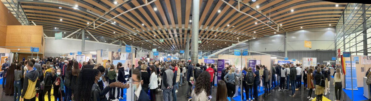 thib_deschamps's tweet photo. [🚨🌈Salon by @letudiant ] J’ai eu le plaisir d’intervenir @LilleGrandPalai sur une conférence animée par @thibautcojean dédiée aux métiers du #sport aux côtés d’@AMOS_Lille +200 participants👏😀Bravo pour cet événement🔝qui fait le plein🏃🏾‍♀️🏃🏻‍♂️👊🤩#relance @hautsdefrance @MEL_Lille https://t.co/CFiB7XFSqV