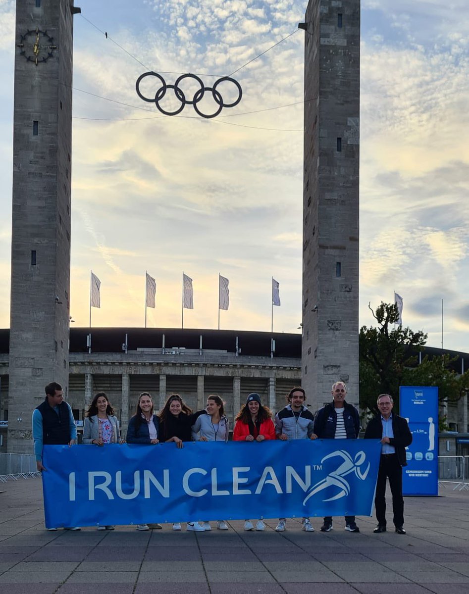 PatGellens's tweet photo. 6 ambassadeurs français prêts à transmettre les valeurs @IRunClean  en France. https://t.co/e6D2JBxvPI