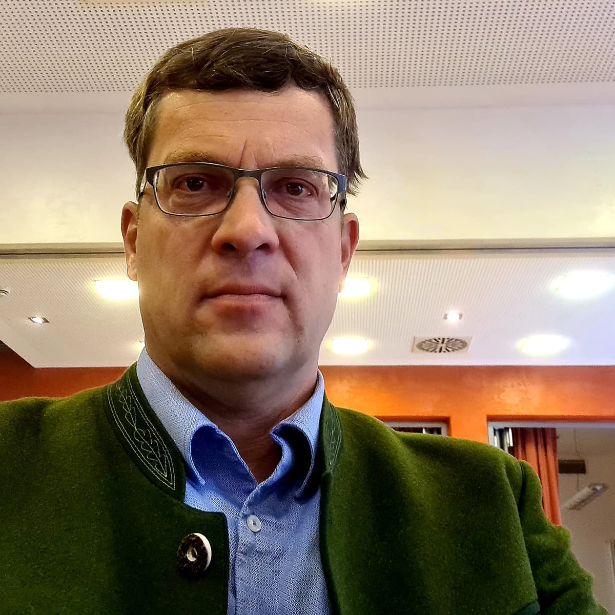 BZitzelsberger's tweet photo. #Vorstandssitzung der #CSU #Augsburg nach der #Bundestagswahl mit unserem Bundestagsabgeordneten Dr. Volker Ullrich, dem Bezirksvorsitzenden der CSU Schwaben Markus Ferber und CSU-Generalsekretär Markus Blume. #Wahlanalyse mit großer Offenheit. @BZitzelsberger @CSU_Pfersee hotel https://t.co/w0MBC0gd1F