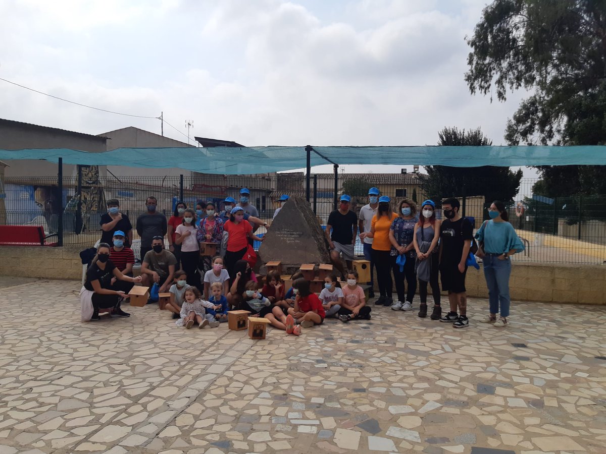 veolia_rmurcia's tweet photo. Hoy han arrancado las primeras actividades del proyecto para mejorar la #biodiversidad en la depuradora de la pedanía de La Alquería, organizadas por la asociación #STIPA y con la colaboración de #AguasdeJumilla 🌱🪴🦤🦢🦆 https://t.co/i11TO2OnaD
