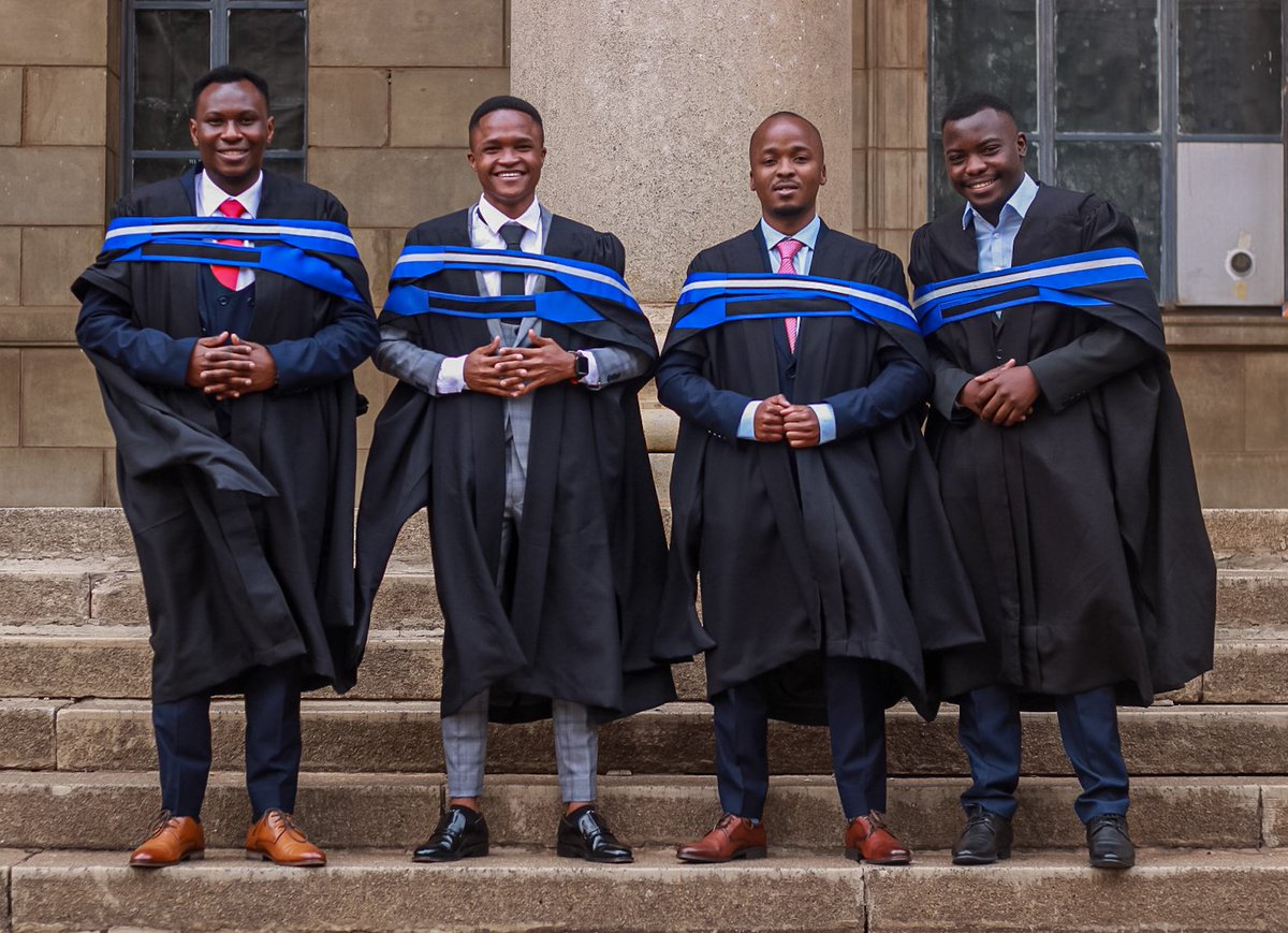 mbuso_makitla's tweet photo. We heard it was a bit cold in Johannesburg the other day, so we added 8 degrees.
#WitsGrads https://t.co/FGEqfzO07r