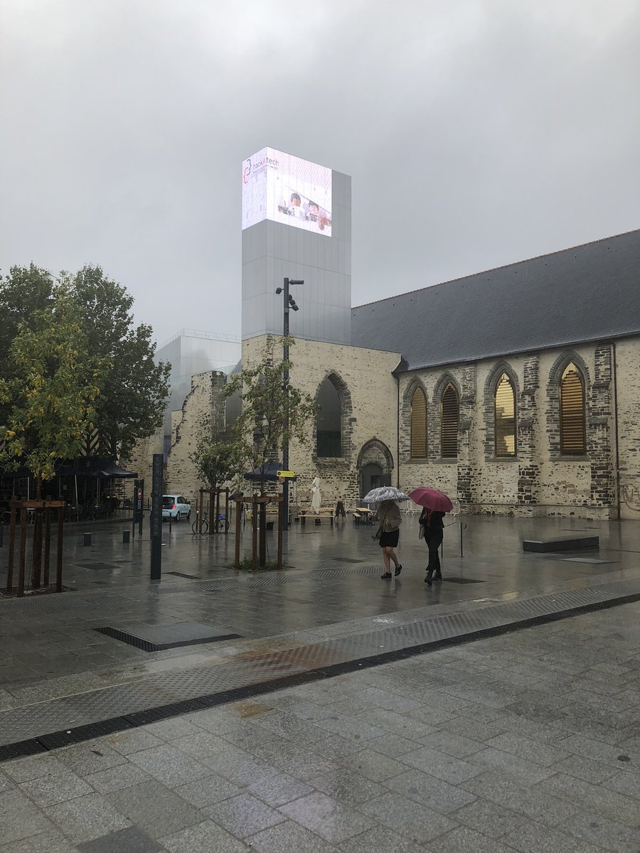 hlebret's tweet photo. Le #hackAtech organisé par @Inria_Rennes bat son plein dans le magnifique Couvent des Jacobins https://t.co/bxKNQbTFZv