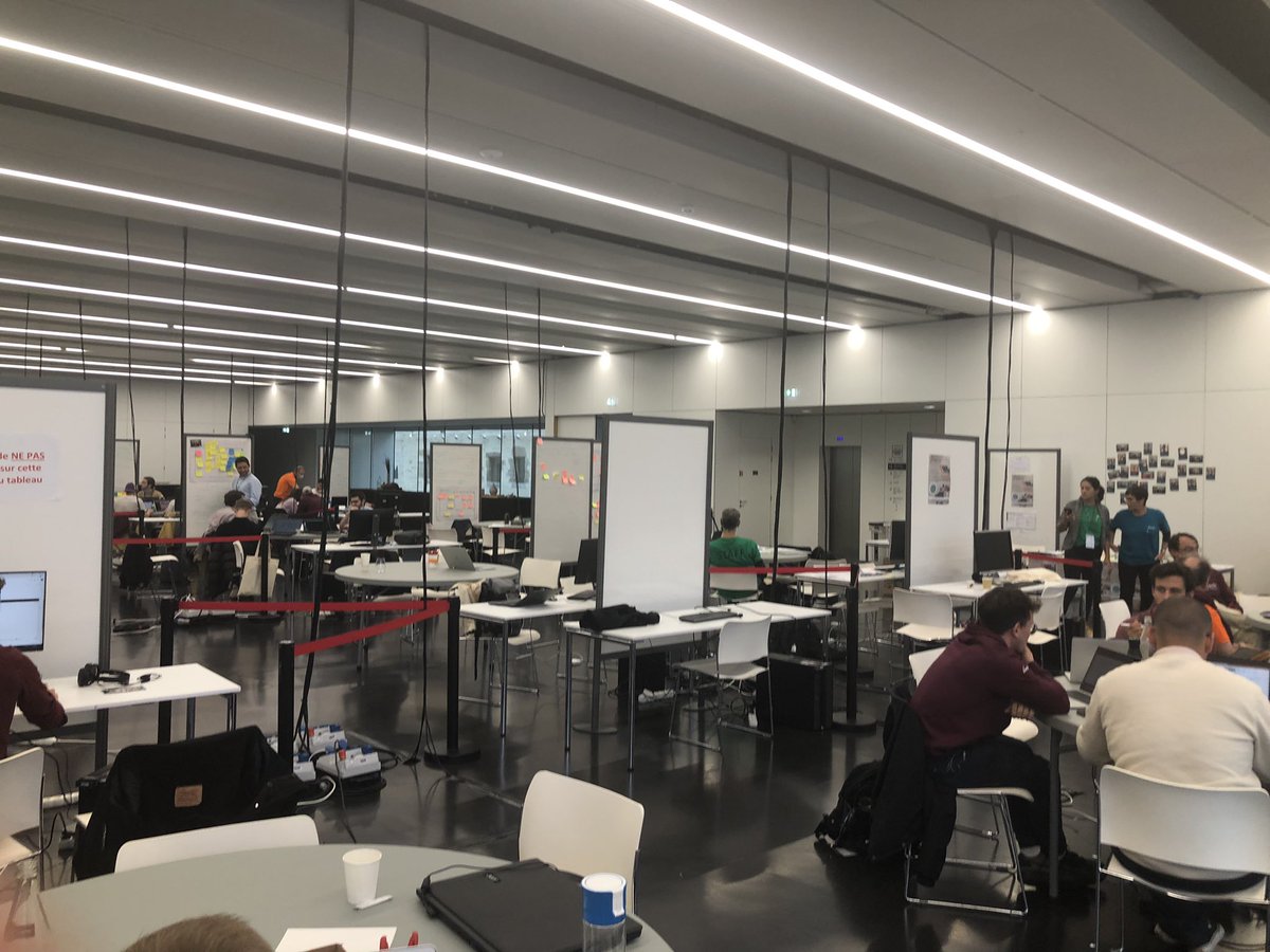 hlebret's tweet photo. Le #hackAtech organisé par @Inria_Rennes bat son plein dans le magnifique Couvent des Jacobins https://t.co/bxKNQbTFZv