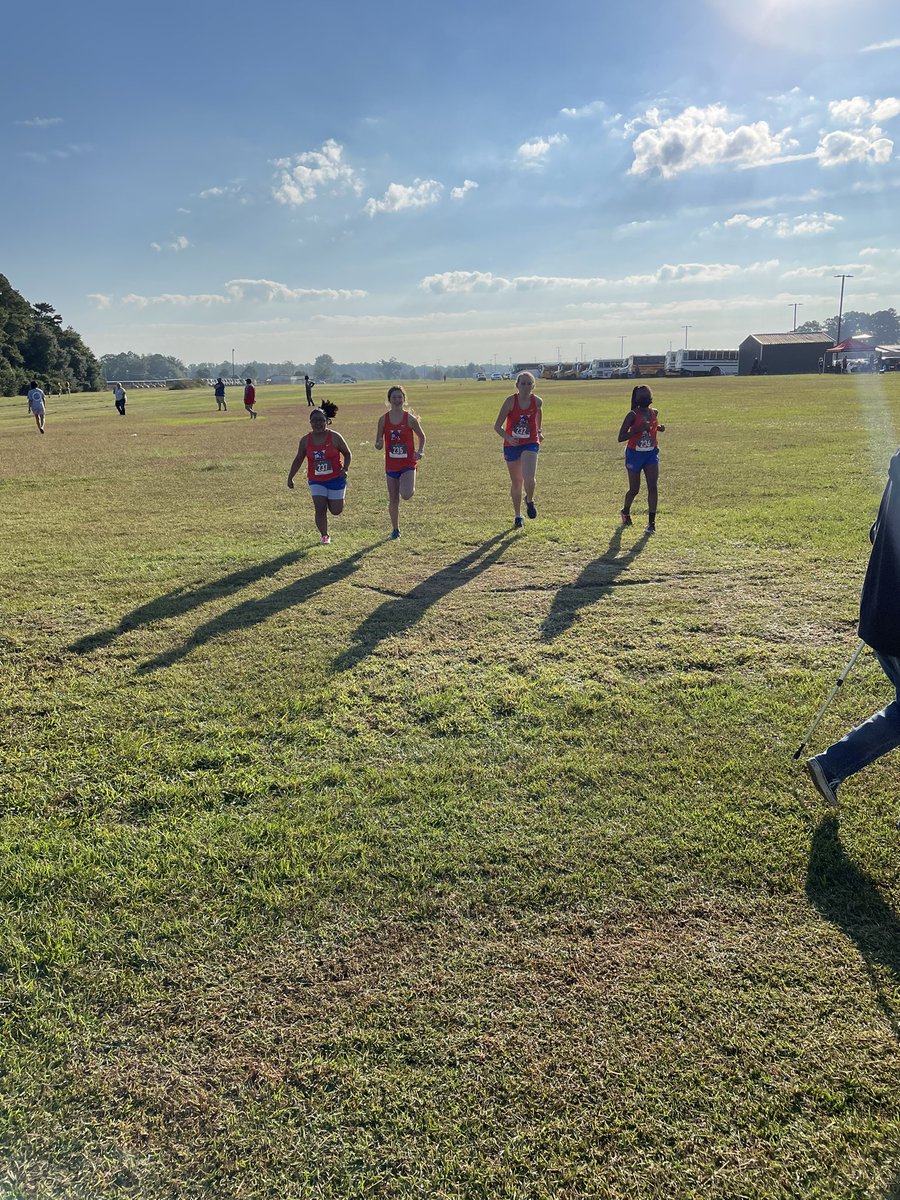 Coach_Rice08's tweet photo. Saturday morning things! #RNEXC 🧡💪🏽💙@mark1_sims @northeaststugov @RNEAthletics https://t.co/96lWczL9cK