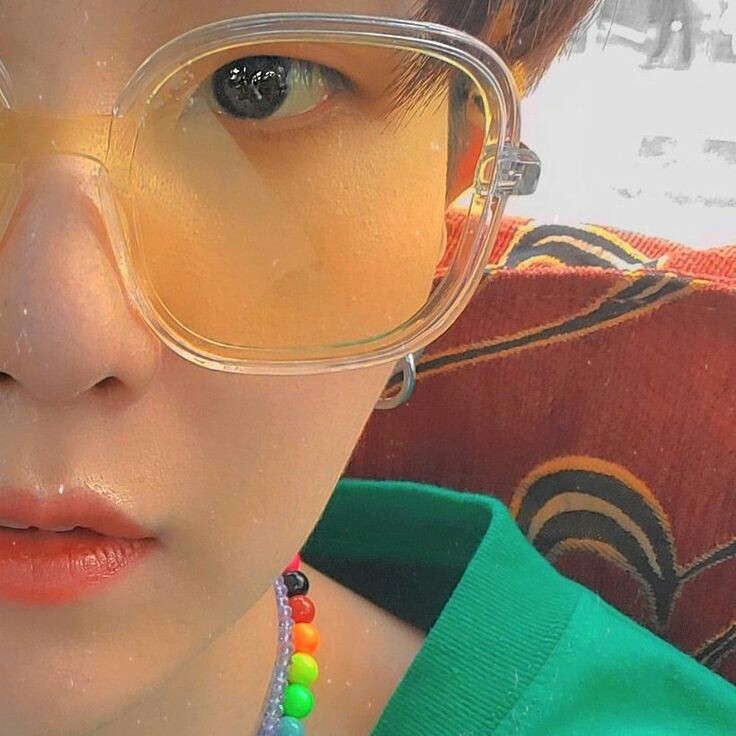 __trusfated__'s tweet photo. People : Nobody Looks goo in green 
Me : you Don't know that Min Yoongi Exists 💚💫

#Btsbdarmy 🇧🇩
@BTS_twt https://t.co/cgx6md5YUk