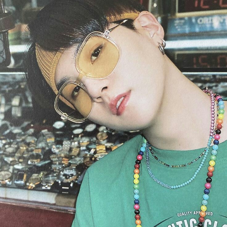 __trusfated__'s tweet photo. People : Nobody Looks goo in green 
Me : you Don't know that Min Yoongi Exists 💚💫

#Btsbdarmy 🇧🇩
@BTS_twt https://t.co/cgx6md5YUk