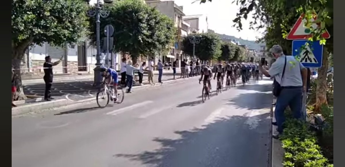 francoinzirillo's tweet photo. #IlGirodiSicilia #secondatappa #Selinunte - #Mondello la carovana dei #ciclisti sfreccia per le vie di #Capaci ..... in gioco il #traguardovolante prima dell'arrivo finale, "forza @vincenzonibali orgoglio della #Sicilia"
@Regione_Sicilia @VisitSicilyOP @Gazzetta_it @rcssport https://t.co/ouhme2CbvZ
