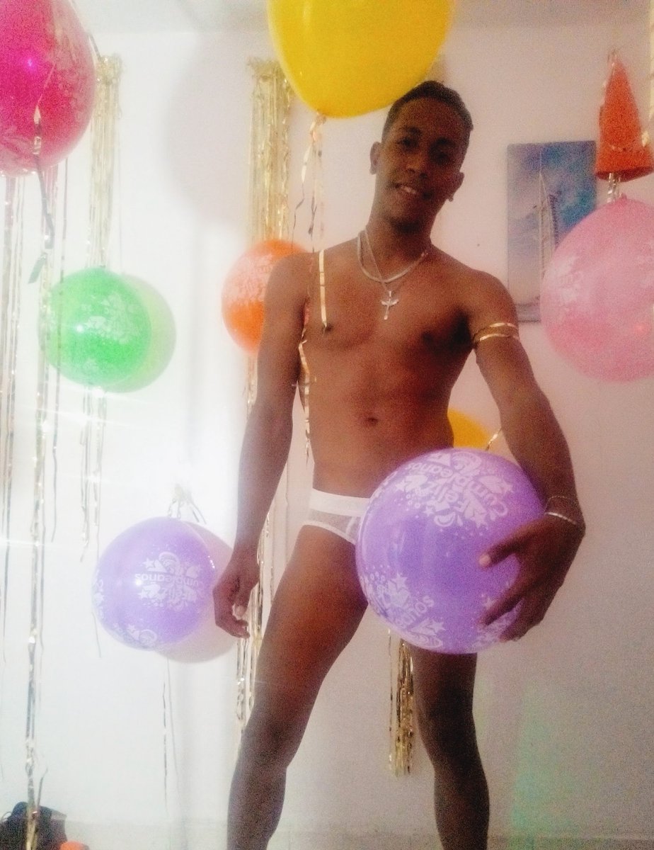 Merwin05691781's tweet photo. Feliz sábado de fiesta 😈😈😈🎉🎉🎉 https://t.co/hsUWLC67uD