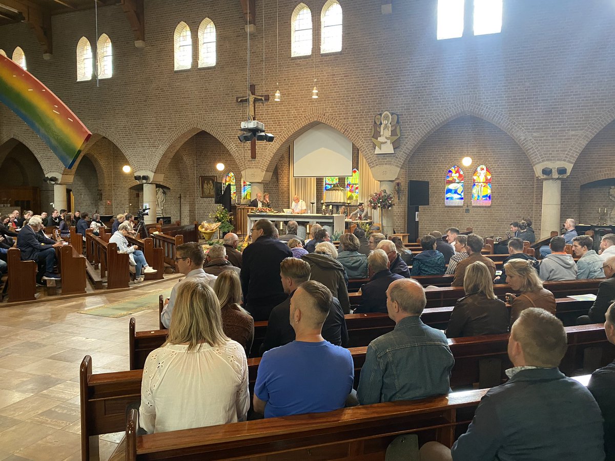 Vanmiddag in <a href="/Hengevelde/">Hengevelde</a> met ruim 200 inwoners, van jong tot oud praten over hun toekomst. De thema’s: sport en bewegen, leefbaarheid en onderwijsaanbod zetten zij met stip op 1 zetten om vandaag te bespreken. Let’s go!