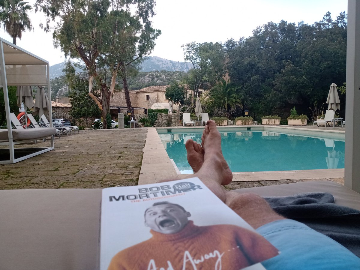RalphBuchholz's tweet photo. @RealBobMortimer Cracking read Bob, loving it, gonna have a cappachoochoo now https://t.co/yDwK9WhkGS