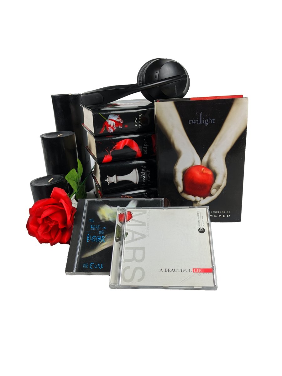 jimwilbourne's tweet image. What's one of your significant other's throwback reads?
The Twilight Series is one of my wife's throwback reads. I'm not sure when she last read the series, but everyone has stories from their past that fill them with nostalgia. 
#throwbackread #twilight #30secondstomars #thecure