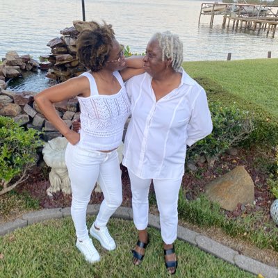 Gladys6385's tweet photo. #NewProfilePic https://t.co/QiUEEfSYXz