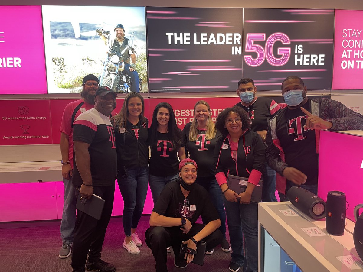 Thank you <a href="/wwhiteheadiii/">Will Whitehead</a> and <a href="/Samir_fl/">Samir Boulos</a> for coming to Michigan and continuing to #LeadandInspire us to #CreateHappyCustomers and #WinTogether! #MidwestMagic <a href="/megan_llorens/">Megan Llorens</a> @RuckerAndrewJr <a href="/MagentaZT/">Zach Thompson</a> <a href="/stephmullins18/">Stephanie Mullins</a> @christinagojcaj <a href="/DoreenDore/">Doreen Dore</a> @AliciaRichMetro