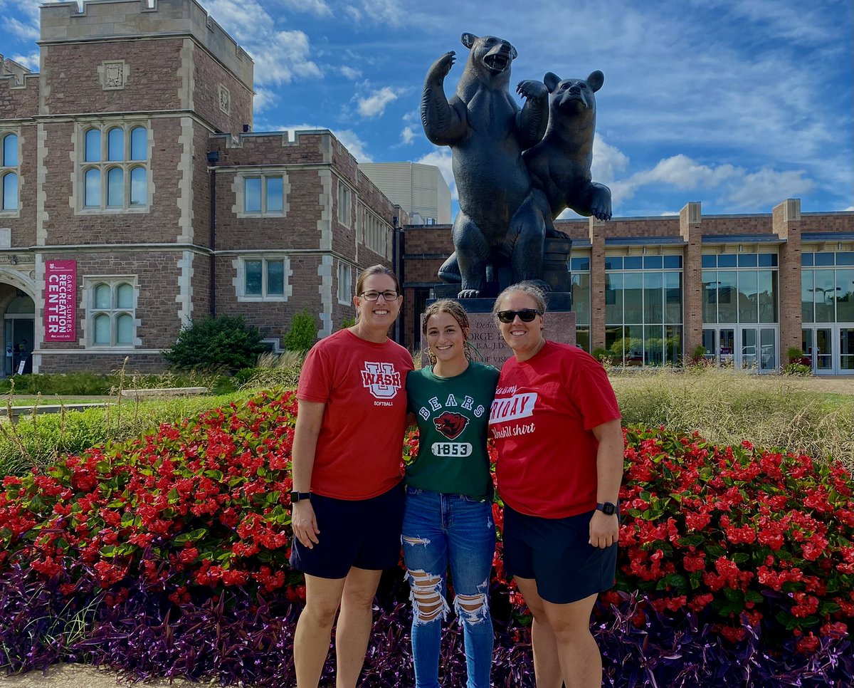 AlexaHanish's tweet photo. I am excited to announce that I am furthering my academic and softball career at Washington University in St. Louis!! Thank you to my family for the constant support and to my coaches/teammates for always believing in me.

 Go Bears❤️💚!! @WASHUSoftball 🐻 https://t.co/lofIVHOdNL