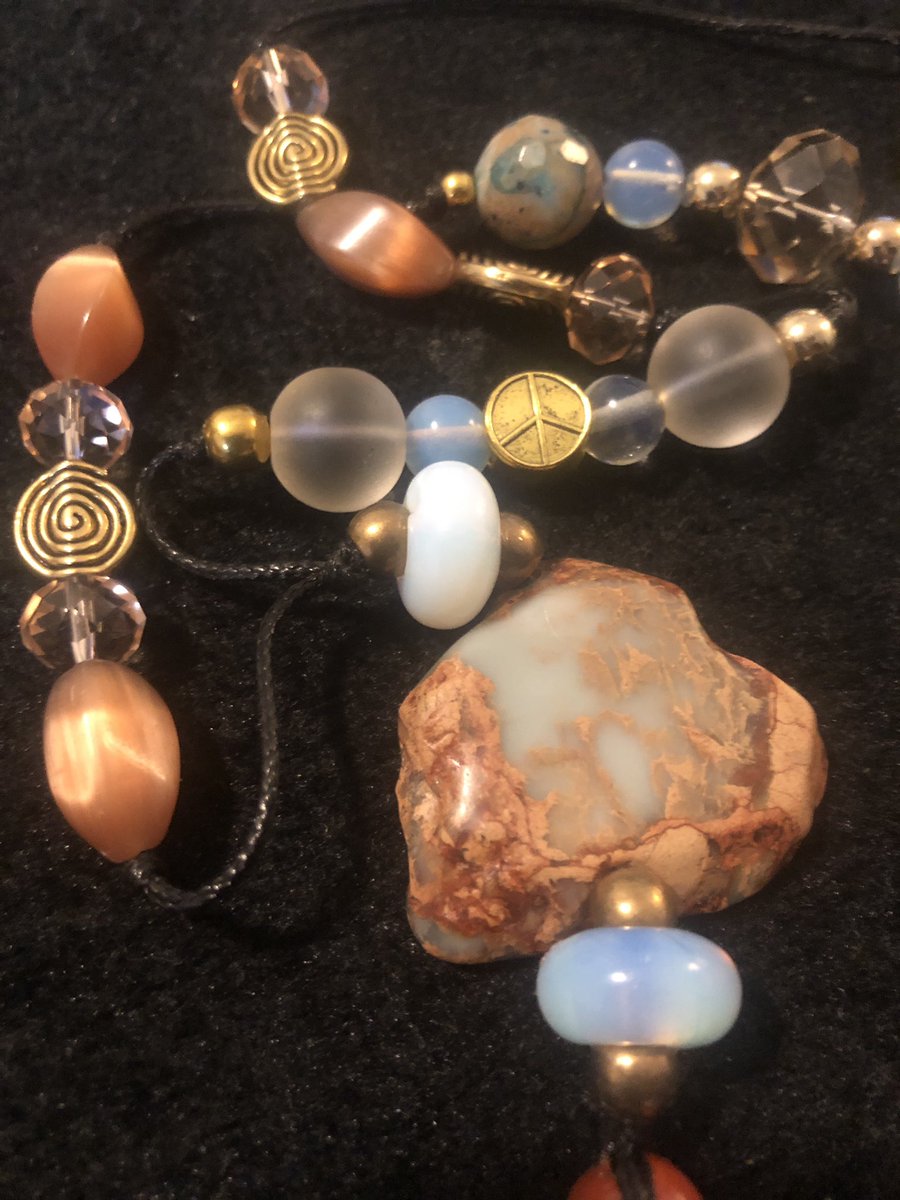 ImagineThis704's tweet image. The #Ankh symbol~often referred to as #thekeyoflife is representative of eternal life in Ancient #Egypt. A more physical attribute: an ankh may represent water, air, &amp;amp; the sun, which were meant to provide &amp;amp; preserve life in Ancient Egyptian culture. #PrettyPeacePairings🌞🧘🏽☮️