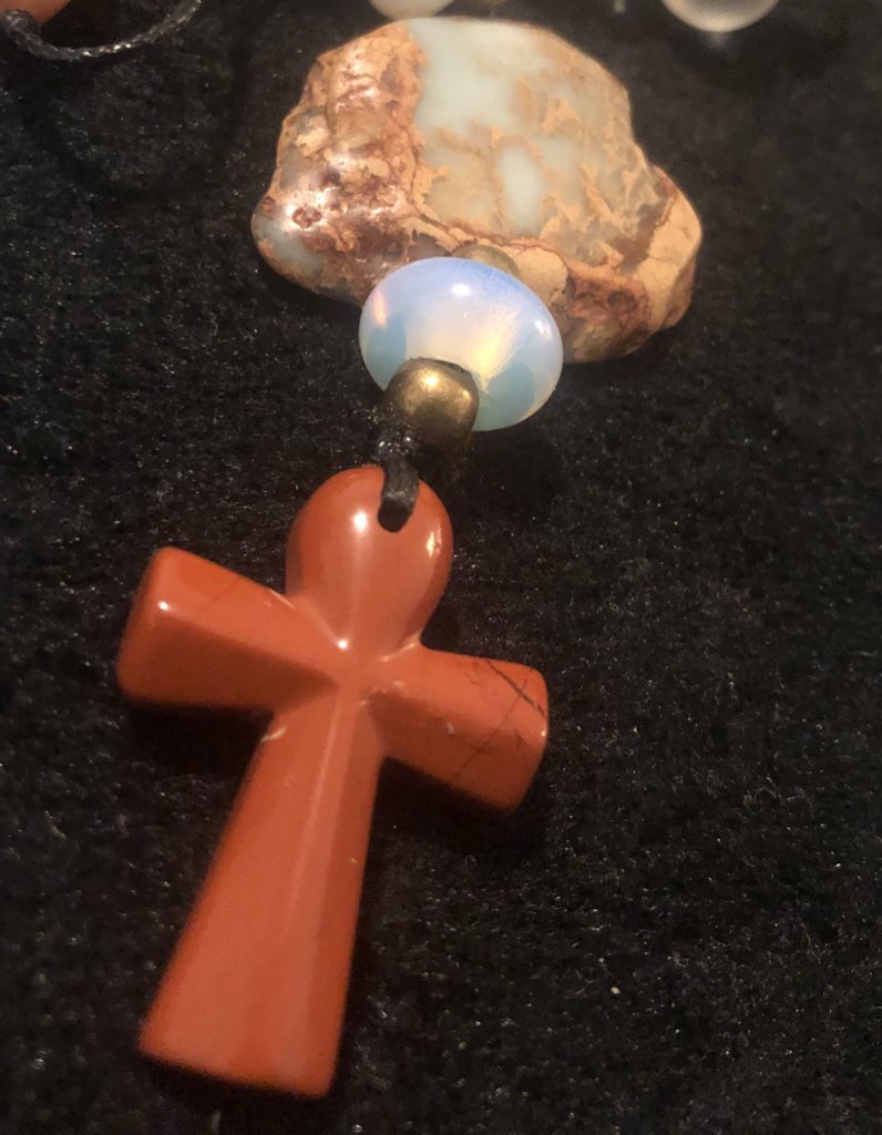 ImagineThis704's tweet image. The #Ankh symbol~often referred to as #thekeyoflife is representative of eternal life in Ancient #Egypt. A more physical attribute: an ankh may represent water, air, &amp;amp; the sun, which were meant to provide &amp;amp; preserve life in Ancient Egyptian culture. #PrettyPeacePairings🌞🧘🏽☮️