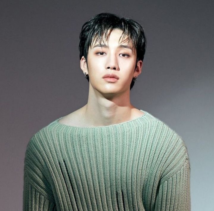 _changlix_'s tweet photo. green outfit 💚 https://t.co/5tWKFfwSlM