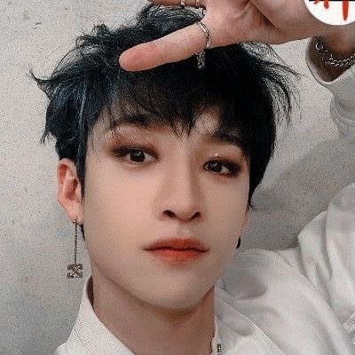 _changlix_'s tweet photo. white outfit 🤍 https://t.co/yFiy0fQIsh
