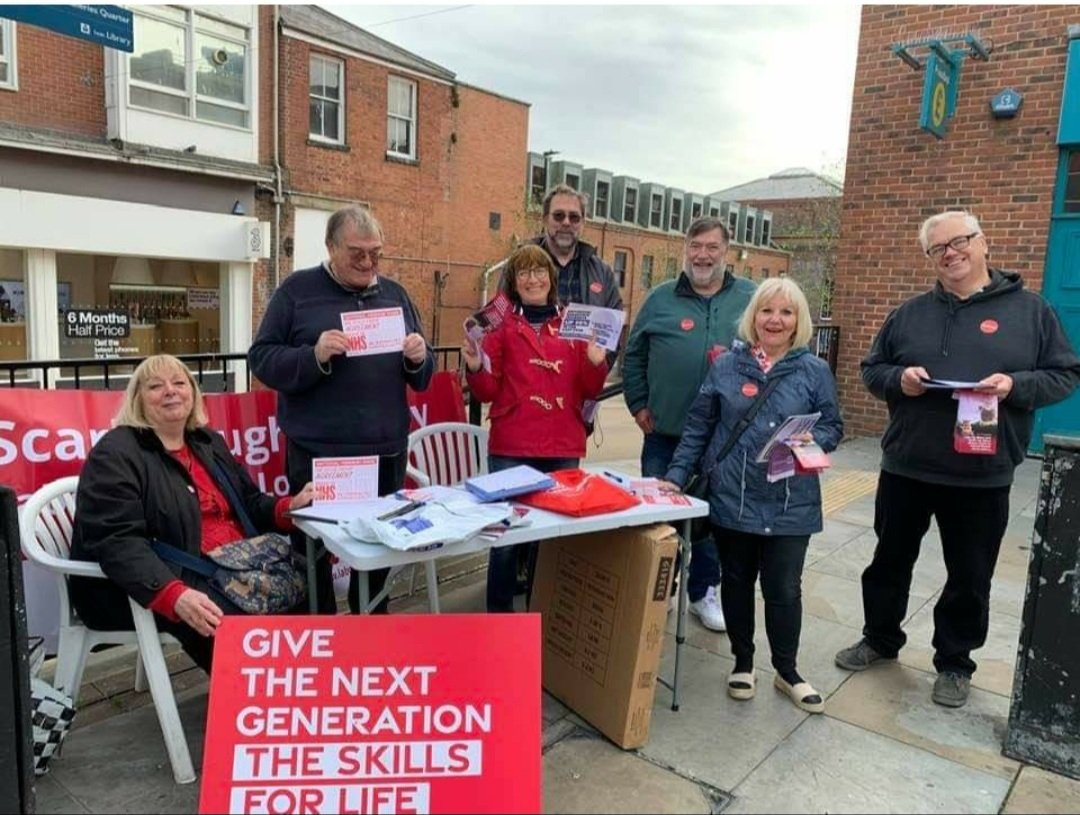 ScarbWhitby_CLP's tweet photo. In Scarborough Town centre today
#StrongerFutureTogether 🌹 https://t.co/ZCYfCJxFS4
