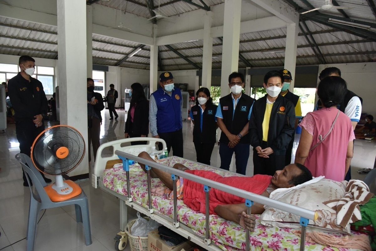 democratTH's tweet photo. “ประธานชวน” มอบหมาย “ดร.อิสระ” ลงพื้นที่ให้กำลังใจ เยี่ยมเยือนชาวลพบุรี และช่วยเหลือประชาชนผู้ประสบอุทกภัย
@billissara

อ่านเพิ่มเติมได้ที่ :https://t.co/caa4aIEViR

#ทำได้ไวทำได้จริง #พรรคประชาธิปัตย์ #DemocratPartyTH https://t.co/Tbagr2Saxe