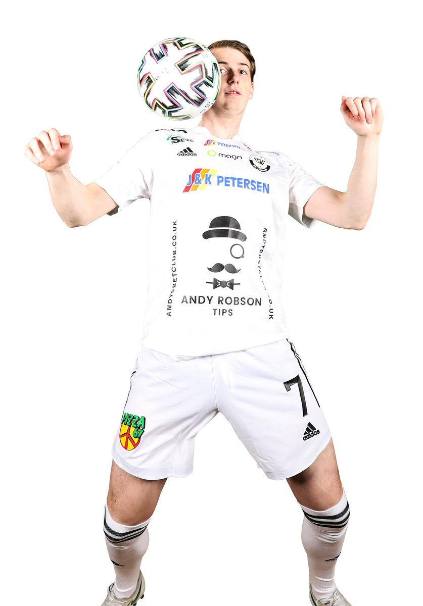 B36's tweet image. 💥 👕 5 X B36 SHIRT GIVEAWAY 💥

⚽️ Today at 16:00 is Tórshavn Derby Day, as we meet local rivals HB Tórshavn

Therefor we will have 👕 5 X B36 SHIRT GIVEAWAY 😍

All you have to do to enter is to retweet and follow us @B36 ✅

Thank you for following us 🤍🖤