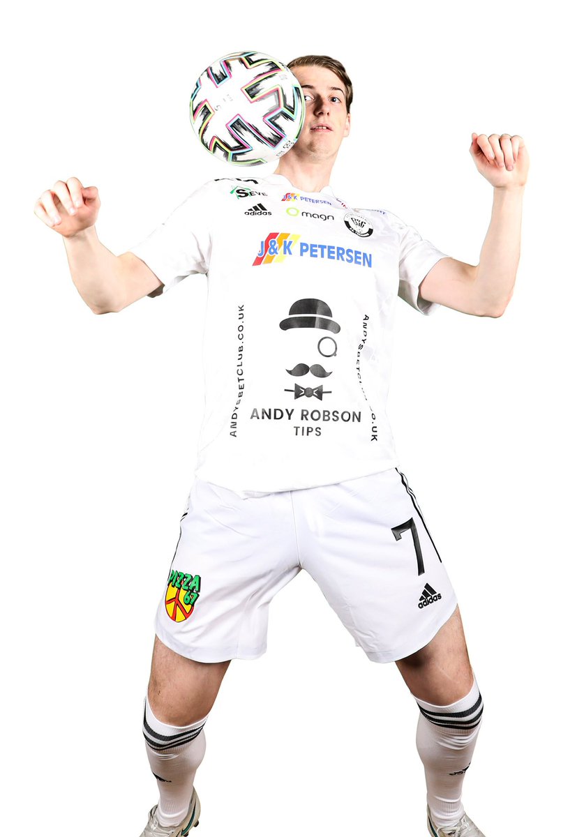 💥 👕 5 X B36 SHIRT GIVEAWAY 💥 ⚽️ Today at 16:00 is Tórshavn Derby Day, as we meet local rivals HB Tórshavn Therefor we will have 👕 5 X B36 SHIRT GIVEAWAY 😍 All you have to do to enter is to retweet and follow us @B36 ✅ Thank you for following us 🤍🖤