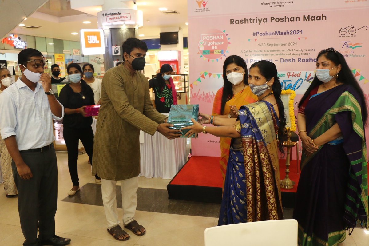 CBC_Goa's tweet photo. Prizes were distributed to the winners of Poshan Food Competition by the guests at the event. #Poshan @GoaLivelihoods @GoaScience #CaculoMall https://t.co/VoZFdFAlou