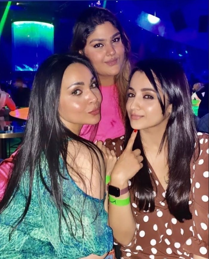 FAsyYPvWEAApMzr?format=jpg&name=900x900