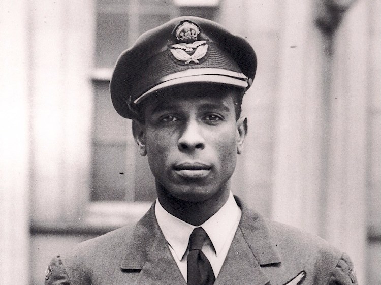 BlkHistStudies's tweet photo. Ulric Cross, the most highly decorated Caribbean airman in the RAF during World War II, died on 4 October 2013 at the age of 96. Because he was the only person of colour in his squadron he was nicknamed "The Black Hornet." #ulriccross #caribbeanpilots https://t.co/DnfqAFEBNP