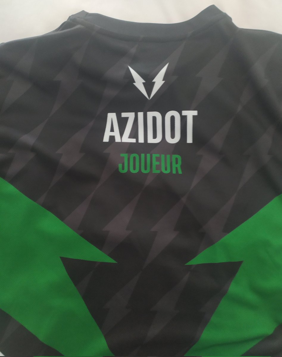 AZIDOT_'s tweet photo. Je remplace @Zeusa94 pour leur demi finale du @NumberOne_GG à 19h contre FTW! 

Il est temps de ressortir le maillot 🤗

Ça sera sûrement à suivre sur le stream de Seb. https://t.co/InV8xN2FJ4