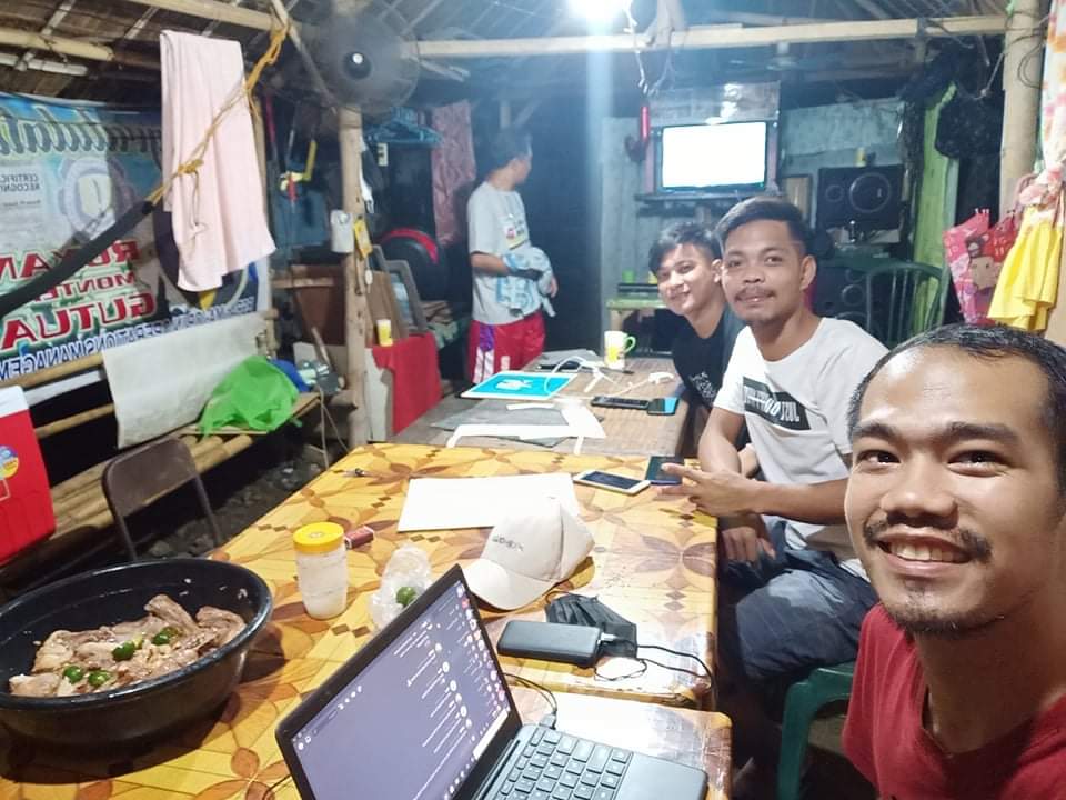 HeyStell4r's tweet photo. GG! 🥺 we did your best. 
We will get em next time! @CaneteAljohn  @bestaxies

Thank you @brycent @LootSquadGG
@BinaryAssets @BigCritBritt @cartkid08 @flowbot44 

Photo from Negros Occidental https://t.co/m88II6fjOf scholars and scholar manager. (The sweetest) https://t.co/CNbmkhKwVu