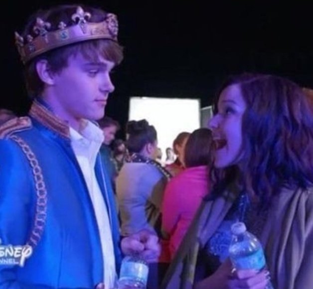 balthinker's tweet photo. behind the scenes 💙💜 https://t.co/OalXmF2udN