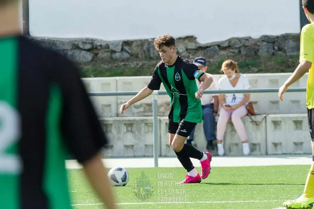 UDElEspiSanra's tweet photo. 📷 EQUIPO JUVENIL | JORNADA 1 ⚽
#vamosunión #123unión #somoslaunión #familiaverdinegra #fútbol #deporte #valoresdelclub #humildad #deportividad #esfuerzo #corrección #amistad #coraje #elespinar #sanrafael 
💚🖤💚🖤💚🖤💚🖤💚🖤💚 https://t.co/tjvBxPLZ8C