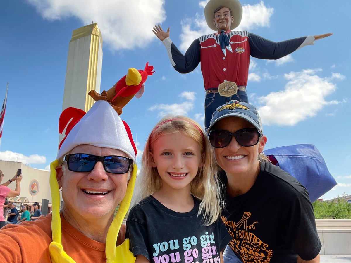 CrashGladys's tweet photo. Miss you already, #BigTex!! Great coupla days!! #HowdyFolks #StateFairOfTX @StateFairOfTX #CockHat #FlipAChick https://t.co/jfvkBQpZLf