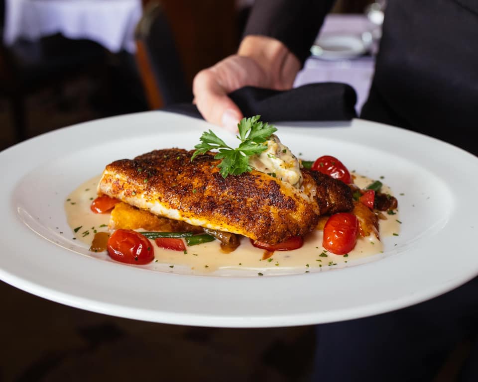 HGINYCW35's tweet photo. If you're craving seafood, we think you'll love @OceanPrimeCMR! With their classic steak and seafood menu, they offer plenty of ways to indulge.
You can make your reservations here:
https://t.co/4BzM3XLu5P

📷: @OceanPrime https://t.co/NyGjuGRsS2