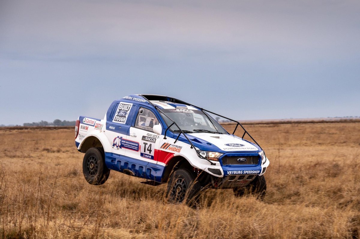 mtura712's tweet photo. @FordSouthAfrica #4x4MegaWorld400
Class T win went to Malcolm and Frans Kock (#T4),with Christo Rose and Arno Olivier (#T58) making it a clean sweep of Ford Rangers on the Class T podium on the Friday & Saturday races, back-to-back #SACCS Team Awards for NWM,#FordPerformanceSA https://t.co/RoNnk5QRVJ