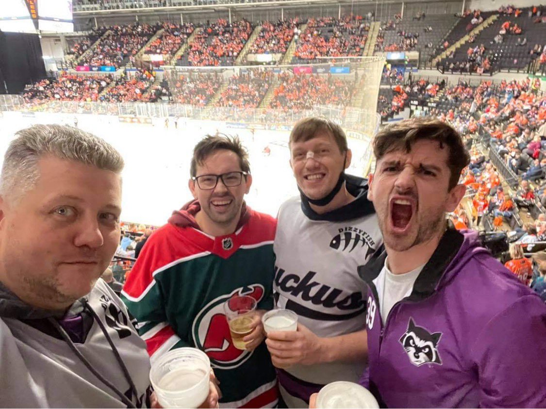 Dizzyfish are watching the <a href="/Mcr_Storm/">Manchester Storm | #Homecoming</a> on the webcast but we have members from the awesome Dizzyfish <a href="/GlasgowRuckus/">Glasgow Ruckus BHC</a> in the storm end tonight! Say hi if you see them! Yass #monthestorm #montheruckus