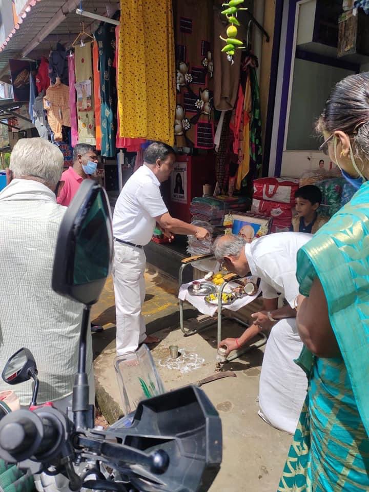INCNilgiris's tweet photo. Occasion of #GandhiJayanti  was commemorated in #Kotagiri by #BlockPresident Mr.#SillaBabu 

@INCIndia @INCTamilNadu @KS_Alagiri @dineshgrao @K_T_L @PriyaNashmikar @dnagarajm17 @GaneshmlaR @manesh_redefine 

#INCNilgiris https://t.co/0ykyYpgIo4