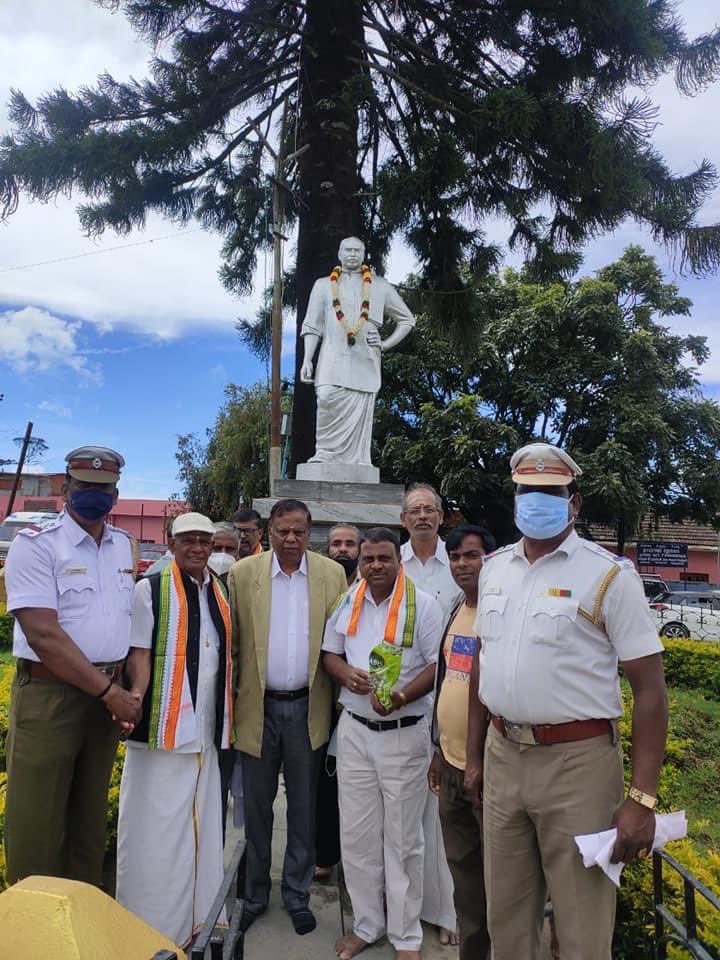 INCNilgiris's tweet photo. Occasion of #GandhiJayanti  was commemorated in #Kotagiri by #BlockPresident Mr.#SillaBabu 

@INCIndia @INCTamilNadu @KS_Alagiri @dineshgrao @K_T_L @PriyaNashmikar @dnagarajm17 @GaneshmlaR @manesh_redefine 

#INCNilgiris https://t.co/0ykyYpgIo4