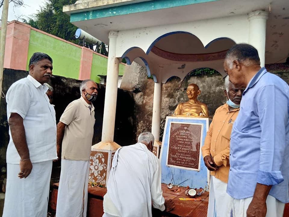 INCNilgiris's tweet photo. Occasion of #GandhiJayanti  was commemorated in #Coonoor by #BlockPresident Mr.#Balan 

@INCIndia @INCTamilNadu @KS_Alagiri @dineshgrao @K_T_L @PriyaNashmikar @dnagarajm17 @GaneshmlaR @manesh_redefine 

#INCNilgiris https://t.co/ZcfOikQ1VH