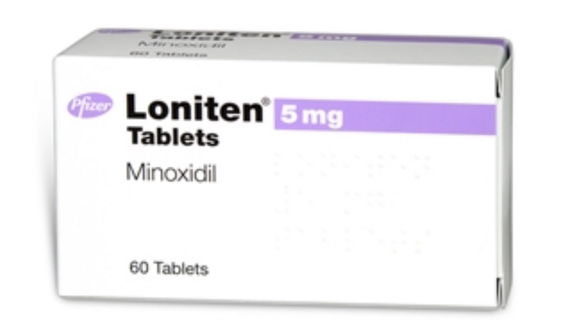 من الخيارات العلاجية الآمنة والحديثة نسبياً لتساقط الشعر الوراثي في الرجال والنساء هي حبوب المينوكسديل عن طريق الفم والتي تستخدم تحت إشراف طبي لمناقشة التفاصيل.