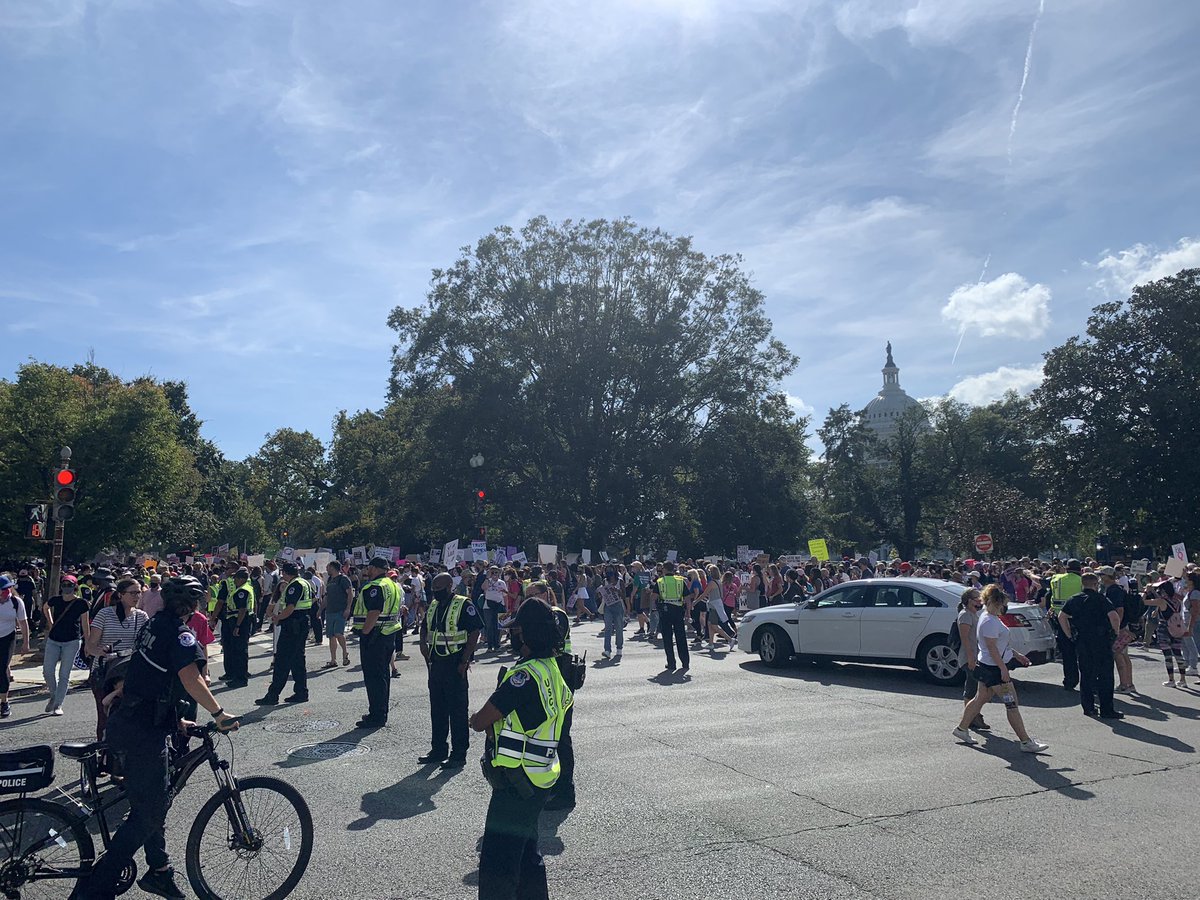 Messing's tweet photo. Saw plenty of @GWHospital folks providing a safe and respectful EMS presence today https://t.co/eqNLYlQQli